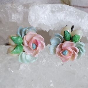 Miniature Pastel Delicate Sea Shell Silver Tone Vintage Old Screwback Earrings